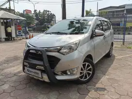 Daihatsu Sigra  1.2 R Bensin-MT 2017 Merah