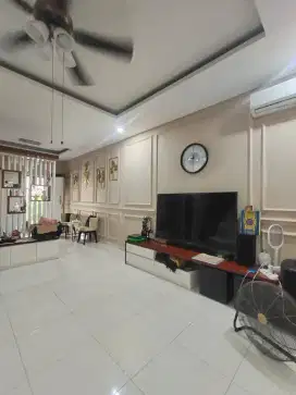 Dijual rumah di raffles hills cibubur semi furnish bangunan baru