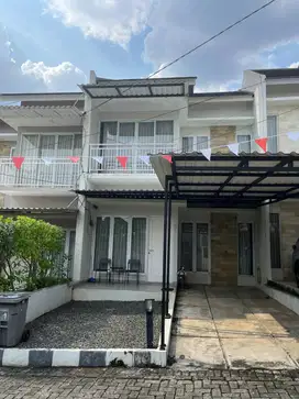 Rumah 2 lantai dijual over credit - lokasi strategis di pondok cabe