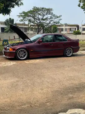 BMW 320i 1997 Bensin