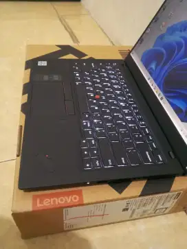 Lenovo Thinkpad X1 Carbon 8th I7-GEN10 mulus dan terawat keren