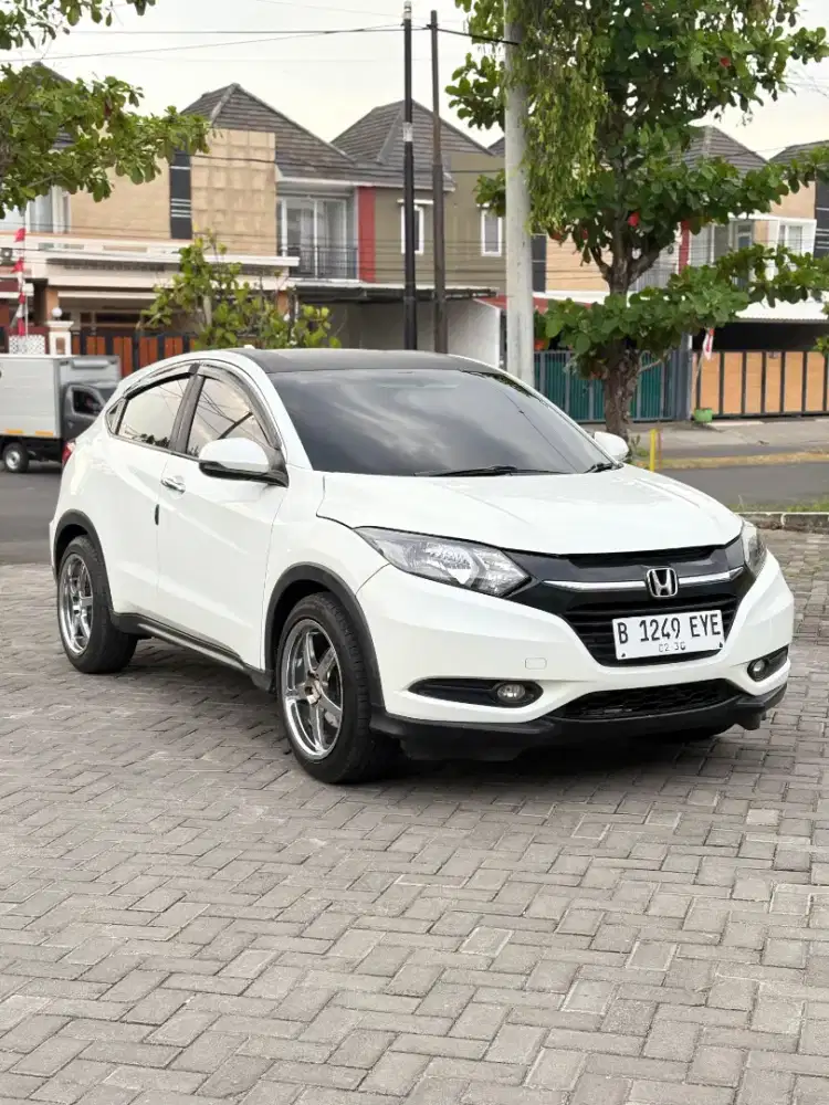 TERMURAH!! HRV E CVT 2015