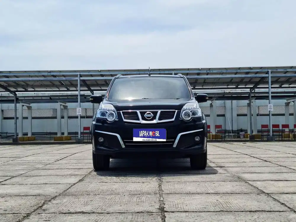 Nissan Xtrail 2.5 Urban Selection AT 2013 Hitam KM 99RB