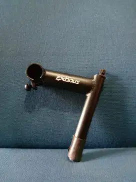 STEM BANGO QUILL STEM EXODUS HITAM