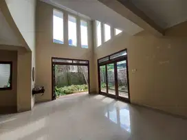 Dijual rumah siap huni di River Park Bintaro sektor8 Tangerang Selatan
