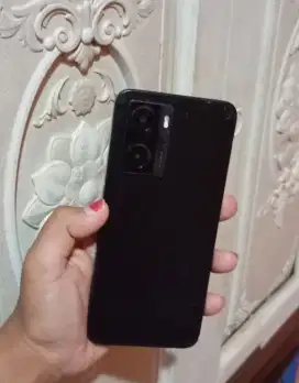 Oppo A57 ram 4+4/64!.