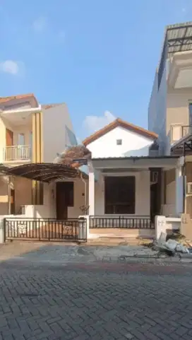 Disewa rumah 1 lantai di kompleks perumahan elit