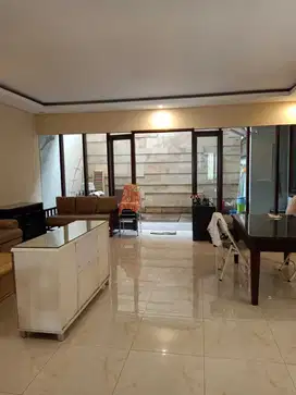 Rumah Darmo Permai Selatan 2 Lantai Minimalis - SHM on hand