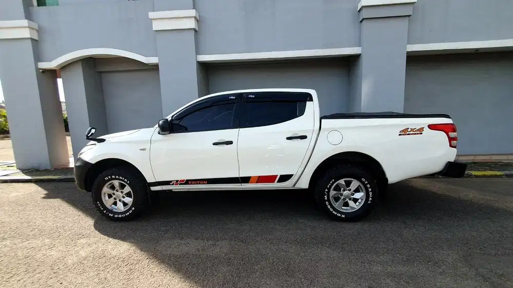 Mitsubishi Triton HDX 2.5 4x4 manual 2017 (Nik 2016)