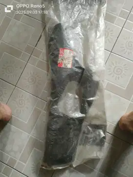 Dasbor bawah kiri standard kaki ,beat 2012