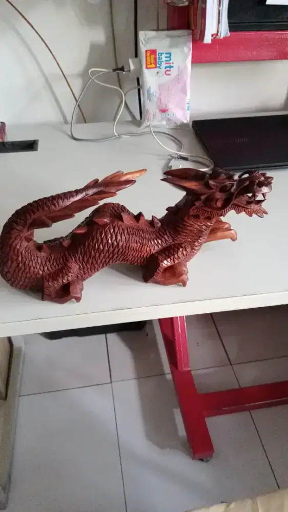 patung naga istimewa