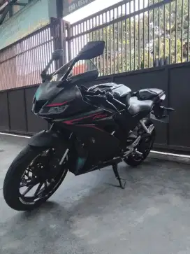 Yamaha R15 2017 Plat AD Mulus Cash / kredit