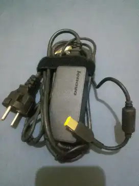 Chaarger Leptop dan Mouse