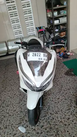 Jual murah HONDA PCX warna putih pemakai pribadi  surat lengkap