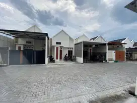 DI JUAL RUMAH MURAH  DI BARAT  UMS SOLO