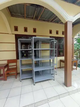 Rak besi serbaguna