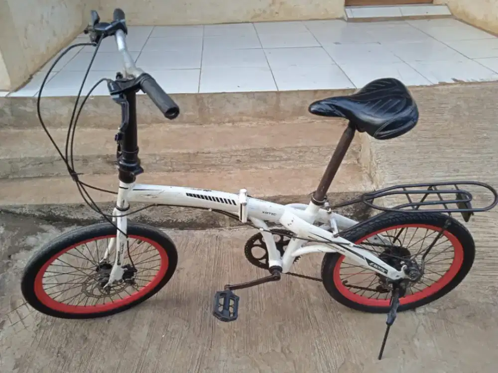 Sepeda lipat EXOTIC ukuran 20