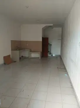 Disewakan Rumah Kresek 4x16 Dekat Green Lake City Termurah 36 Juta/Thn