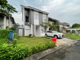 DIJUAL RUMAH 2 LANTAI SIAP HUNI DI SENTUL CITY SSR511