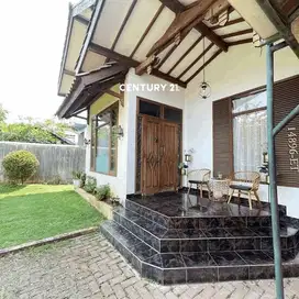 Dijual Rumah Siap Huni Dengan Tanah Luas Dekat Mrt Lebak Bulus
