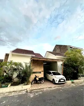 Rumah cantik siap huni di gedongan Colomadu