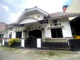 Rumah sewa dlm komplek Banyuraden dekat kota