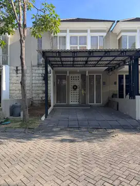 Disewakan Rumah 2 Lantai Siap Huni di The Greenlake Citraland Surabaya