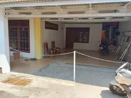 DI JUAL, RUMAH TENGAH KOTA