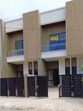 Rumah Baru Gres Minimalis 2 Lantai di dekat Merr Surabaya Timur
