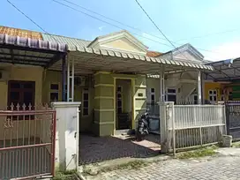 Dijual Rumah di dalam Kompleks