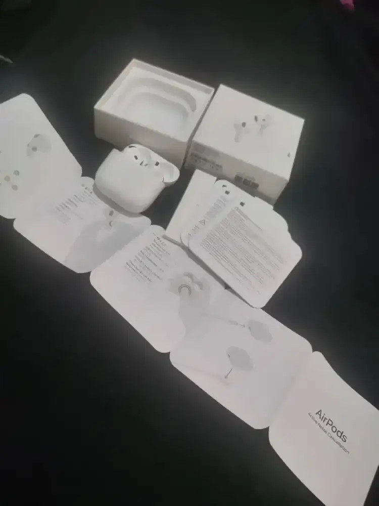airpods 4 with anc ibox like new