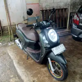 jual Scoopy THN 2023 ss kumplit pajak idup STNK panjang motor no minus