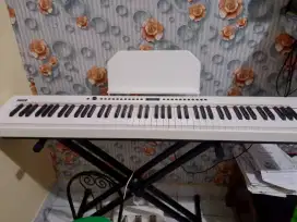 Dijual piano Delta DP 003 masih baru siap pakai