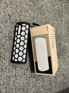 Sonos Roam 2 LIKE NEW