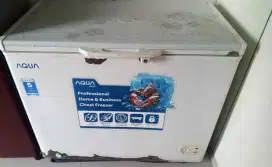 PL freezer dengan kondisi sangat baik