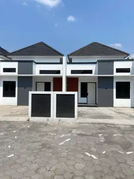 Rumah di dolog 3 menit Swalayan Aneka jaya Wolter Monginsidi