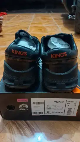 Sepatu safety kings size 42