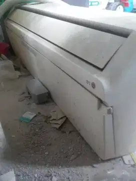 Dijual AC 1 pk merk LG
