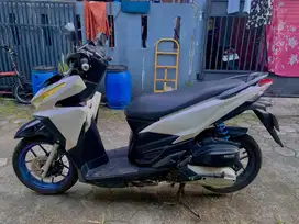 Di jual honda vario 125, tinggal pakai. Semua lengkap dan aman
