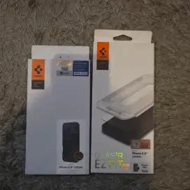 Spigen Optic Armor & GlastR EZ Fit Privacy  iPhone 16 Pro Max