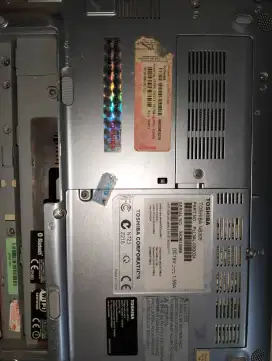 Jual cepat natebook Toshiba bekas lengkap minat chat me