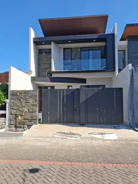 Baru gress istimewa‼️Rumah bangunan mewah manyar lokasi strategis