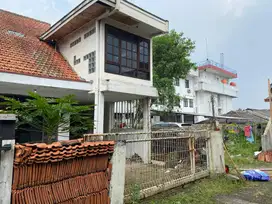 Jual rumah harga tanah saja di sayap pasteur dekat pom Shell