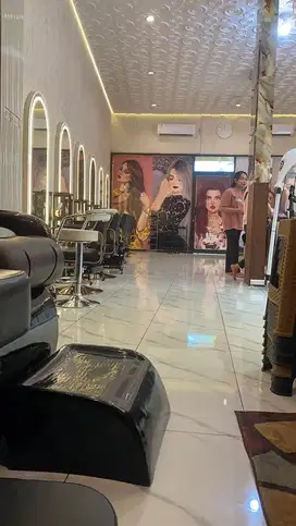 Di butuh kan karyawati untuk salon kecantikan khusus wanita