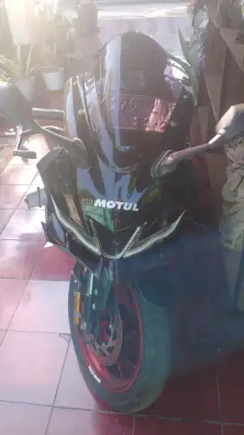 Motor R15 V3 sport