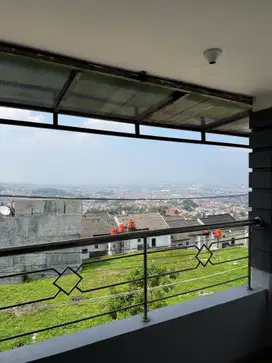 Dijual Rumah 2 ½ Lantai dengan View Kota Bandung - SHM Nego Sampe Jadi