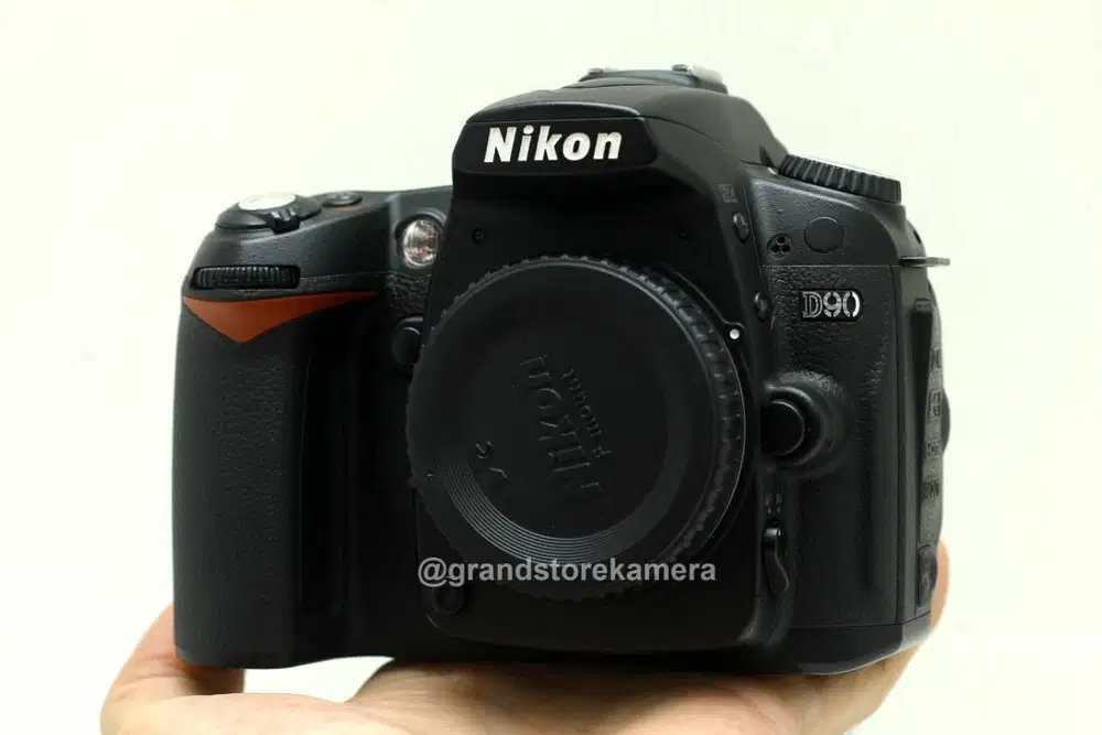 MULUS DSLR NIKON D90 Body Only BO