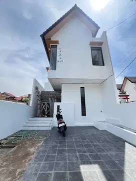 Rumah Baru Cihanjuang Bawah dekat Pemkot