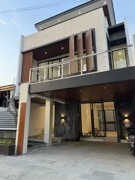 Rumah Idaman Di Jalan Palagan Km 1 Ada Kolam Renang Pribadi  Dekat UGM