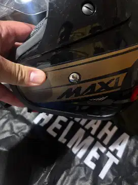 Helm Yamaha Maxi